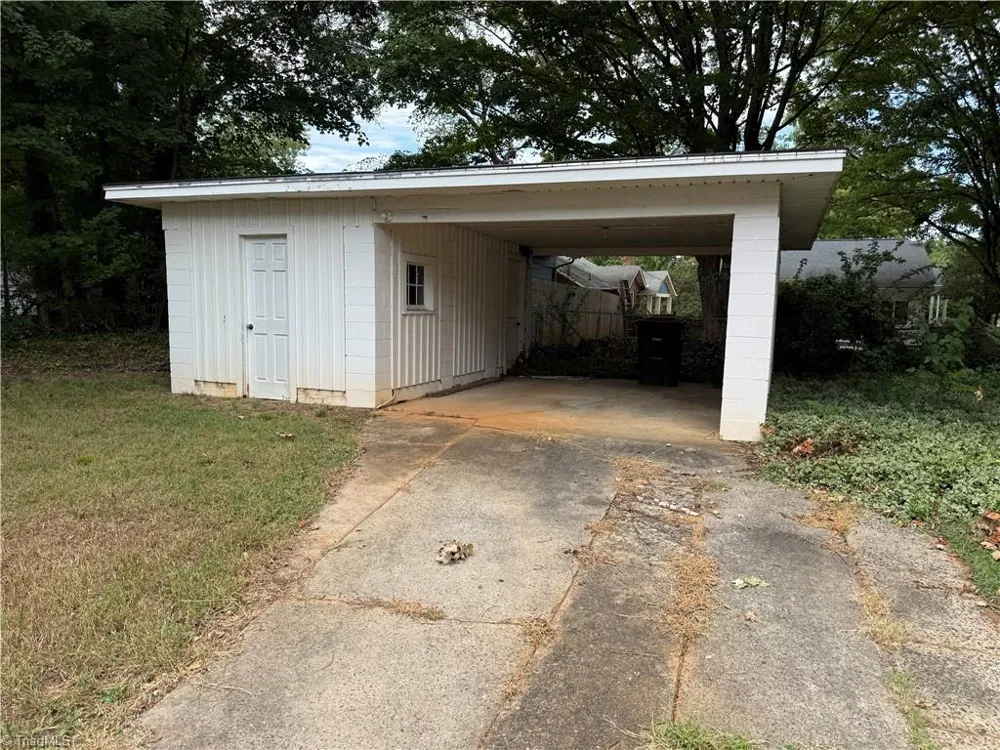 2363 Jefferson Avenue Winston-Salem, NC 27103
