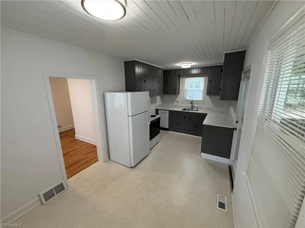 2363 Jefferson Avenue Winston-Salem, NC 27103
