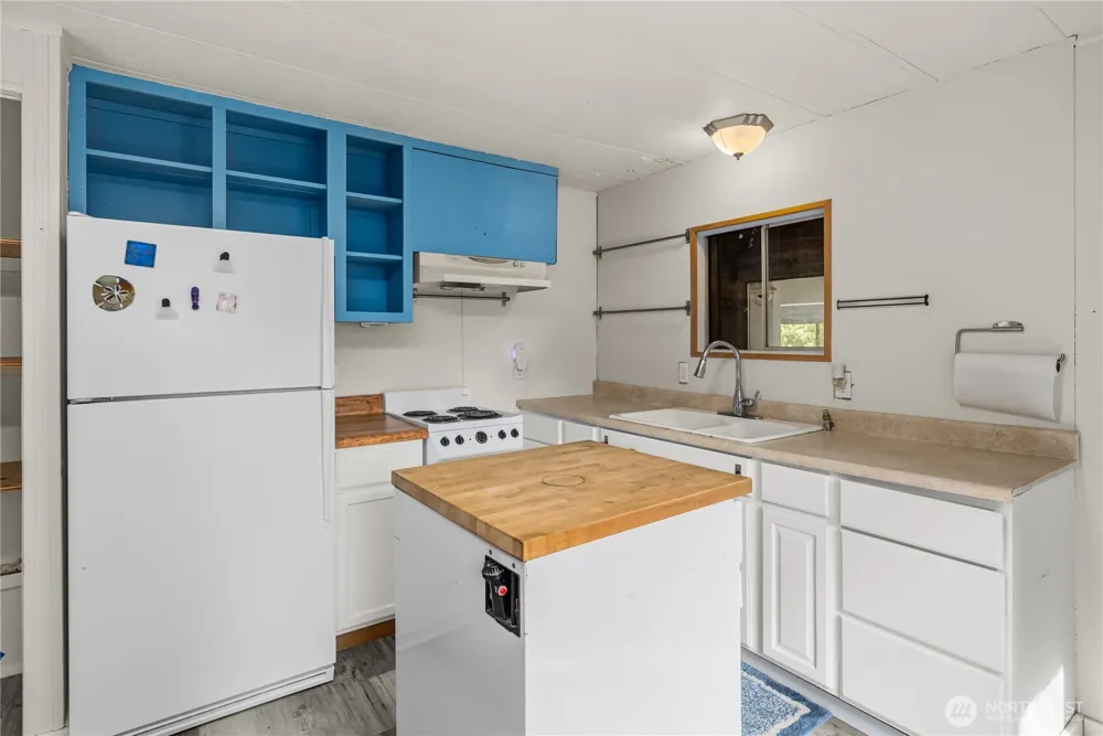 219 State Route 115 Ocean Shores, WA 98569