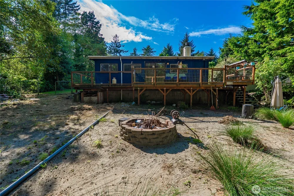 219 State Route 115 Ocean Shores, WA 98569