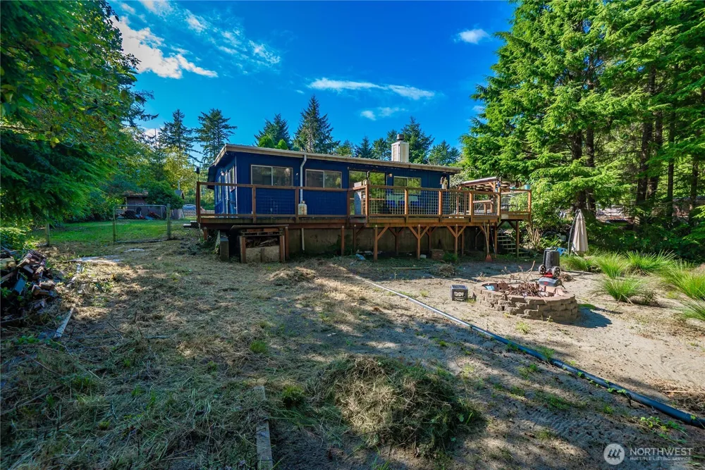 219 State Route 115 Ocean Shores, WA 98569