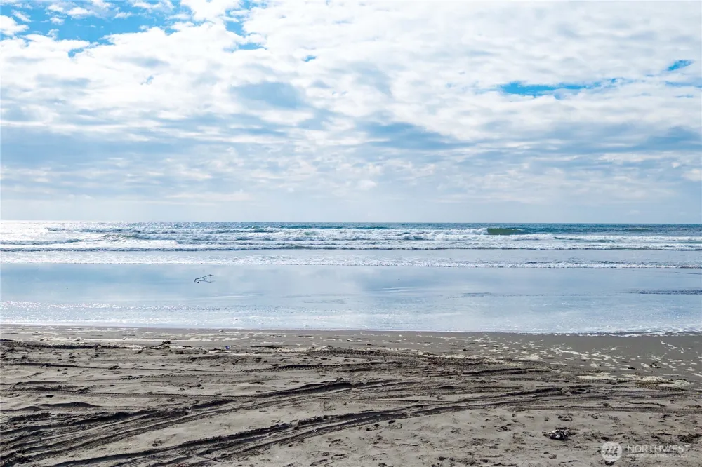 219 State Route 115 Ocean Shores, WA 98569