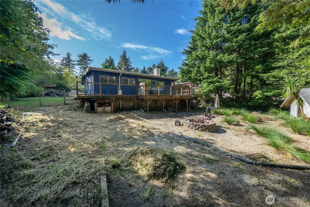219 State Route 115 Ocean Shores, WA 98569