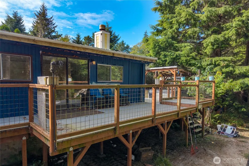 219 State Route 115 Ocean Shores, WA 98569