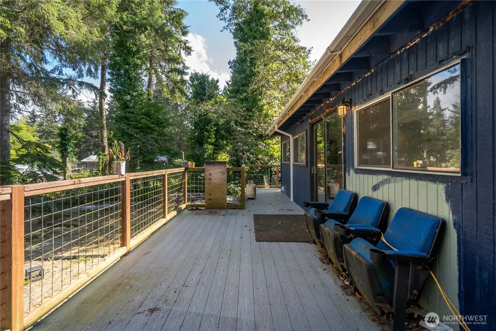 219 State Route 115 Ocean Shores, WA 98569