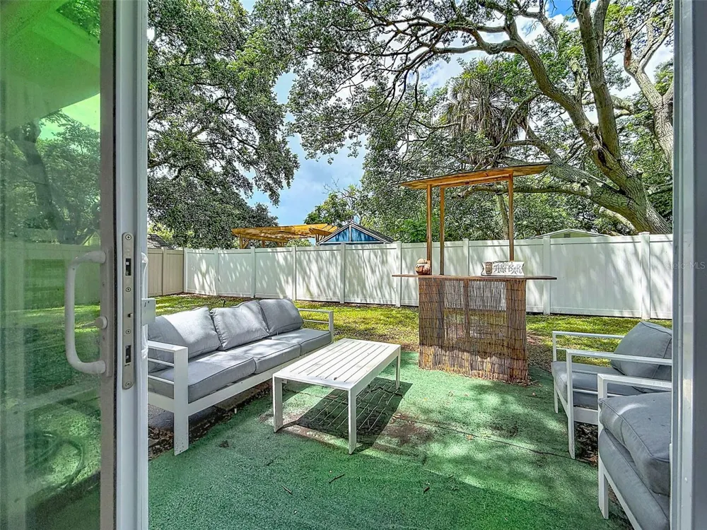674 FREDERICA LN Dunedin, FL 34698