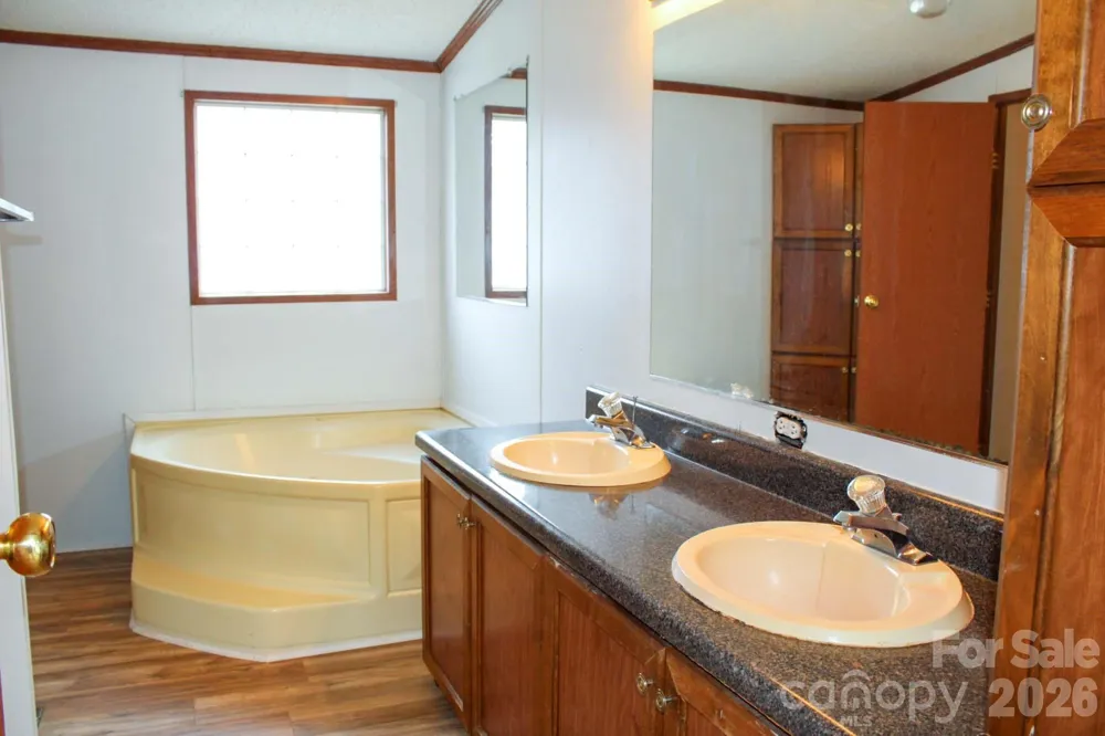 4171 Old Hills Bridge Road Enoree, SC 29335