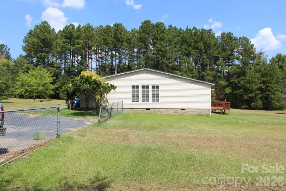 4171 Old Hills Bridge Road Enoree, SC 29335