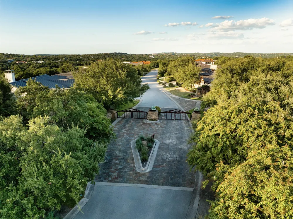 8320 Carranzo Drive Austin, TX 78735