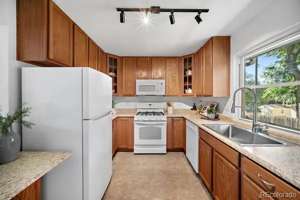 3359 W Bijou Street Colorado Springs, CO 80904