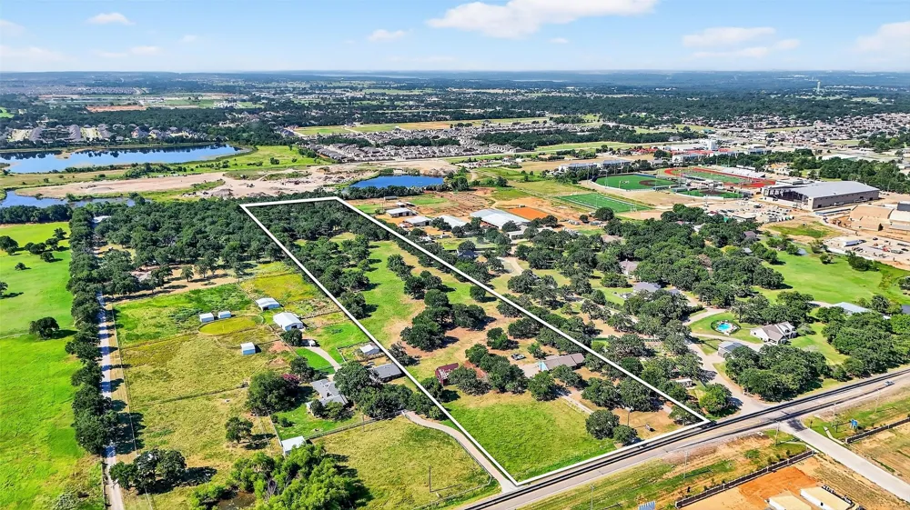 616 Spring Hill Road Aubrey, TX 76227