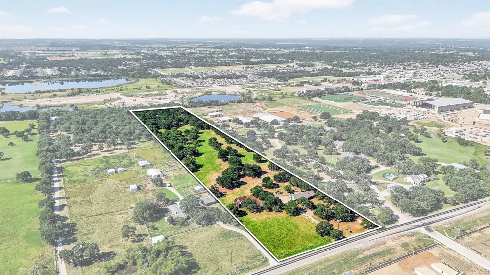 616 Spring Hill Road Aubrey, TX 76227