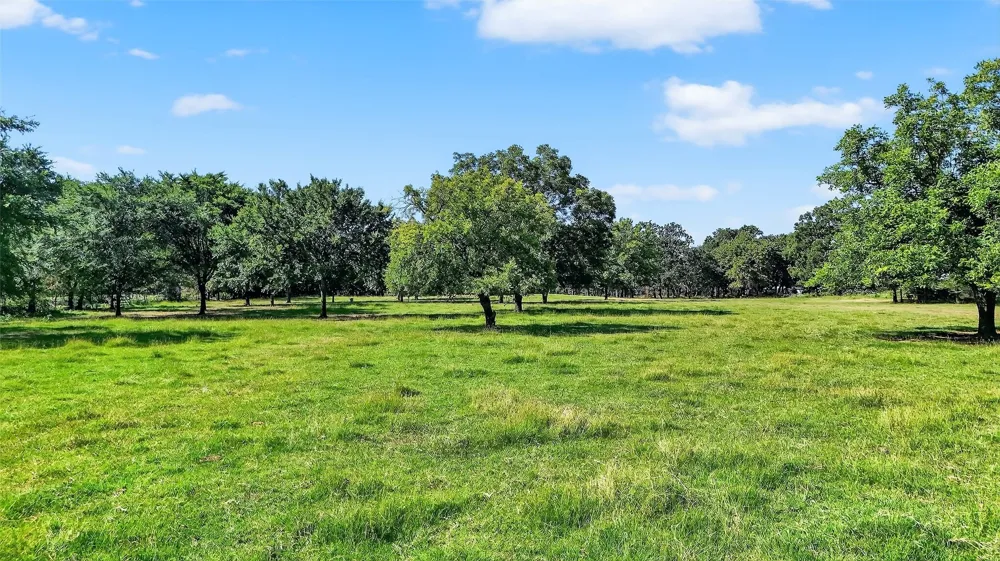 616 Spring Hill Road Aubrey, TX 76227