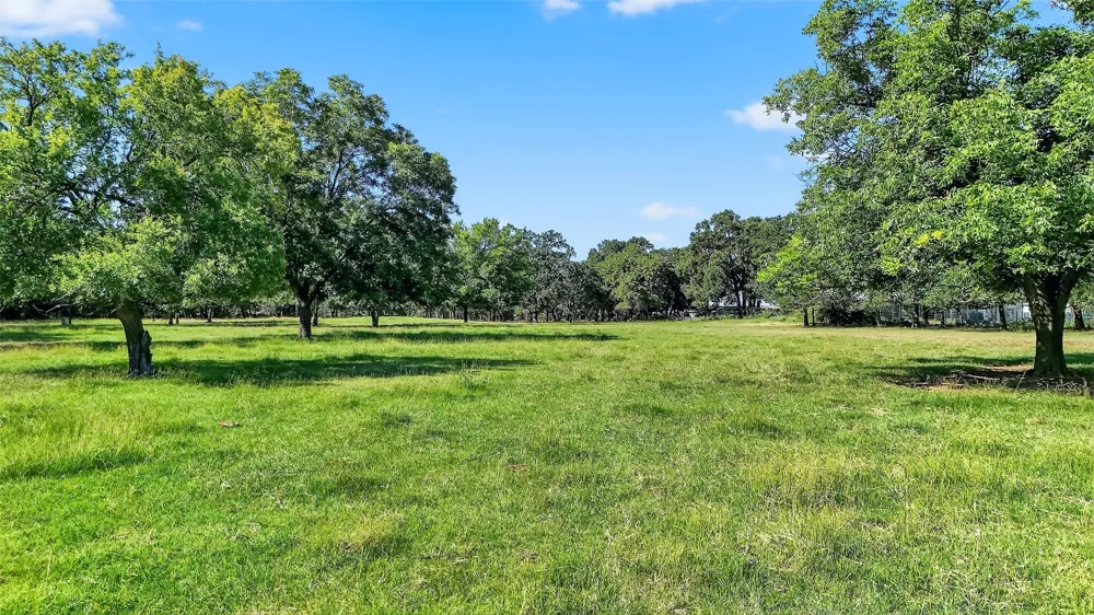 616 Spring Hill Road Aubrey, TX 76227