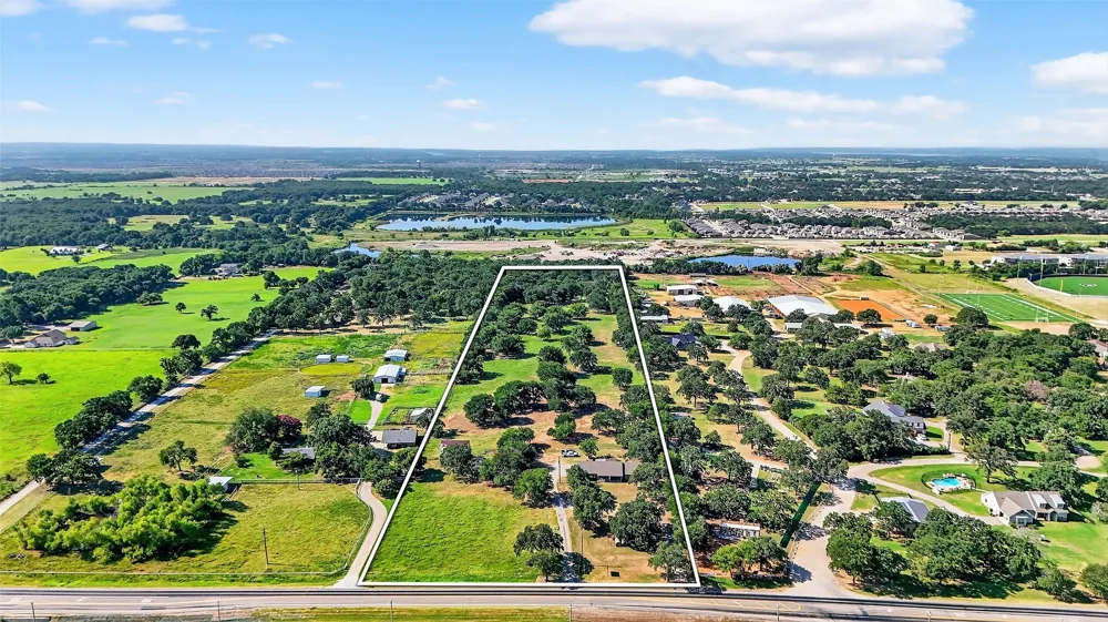 616 Spring Hill Road Aubrey, TX 76227