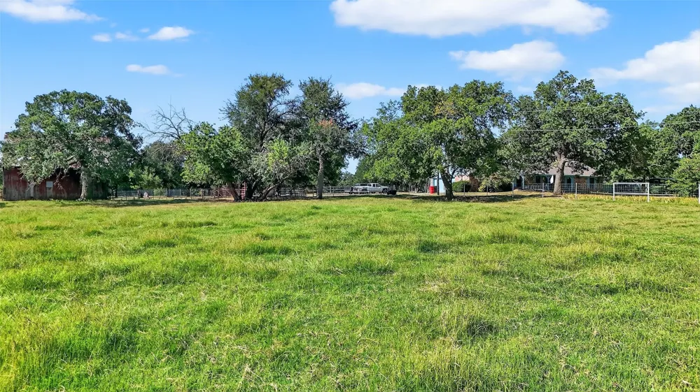 616 Spring Hill Road Aubrey, TX 76227