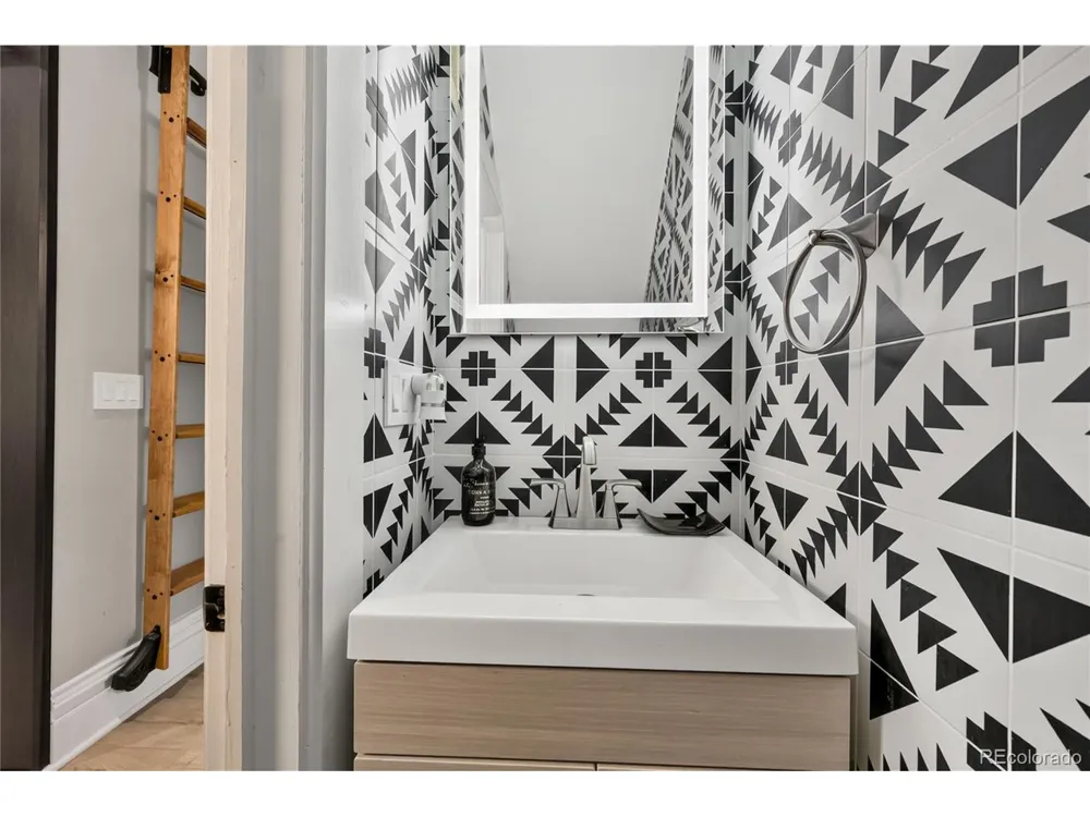 1843 Walnut Street #B Boulder, CO 80302