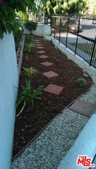 411 Kenmore Avenue #8 Los Angeles, CA 90004