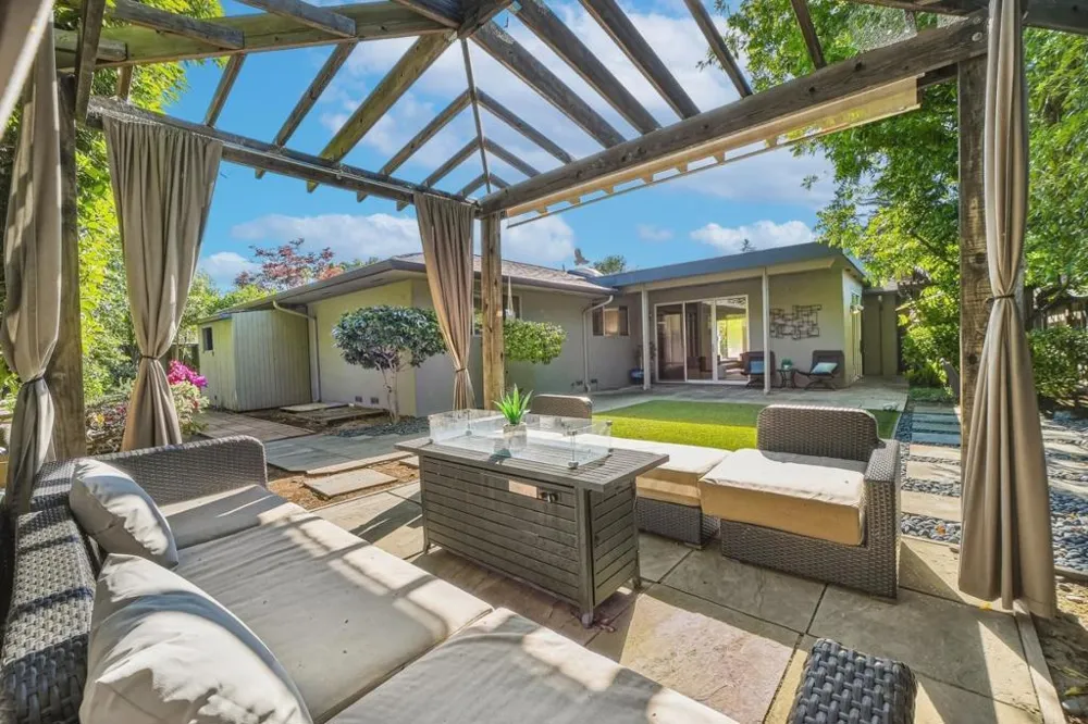 330 Hillview Drive Fremont, CA 94536