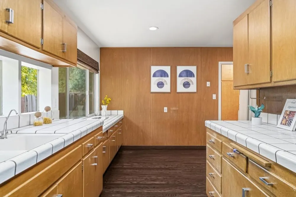 330 Hillview Drive Fremont, CA 94536