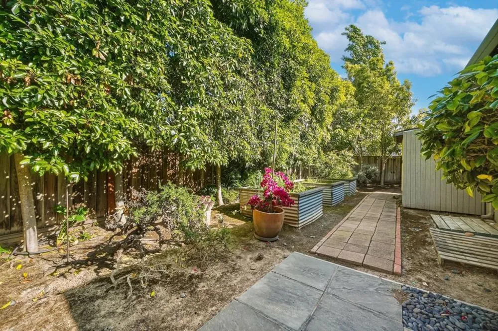 330 Hillview Drive Fremont, CA 94536