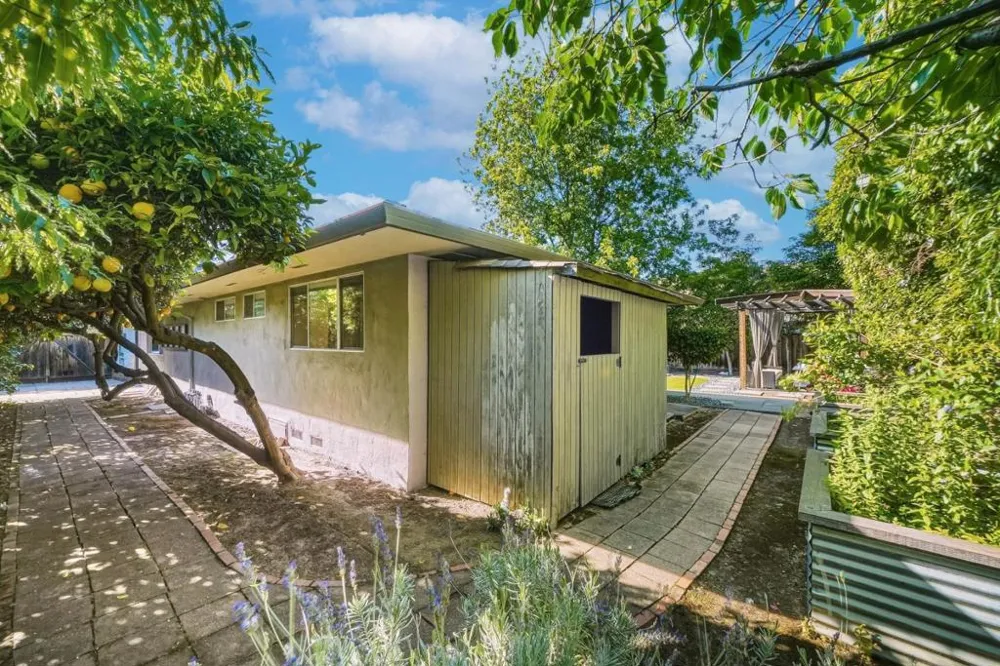 330 Hillview Drive Fremont, CA 94536