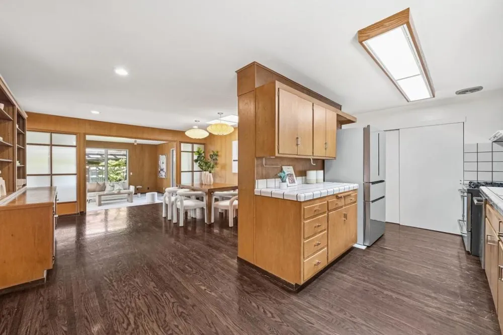 330 Hillview Drive Fremont, CA 94536