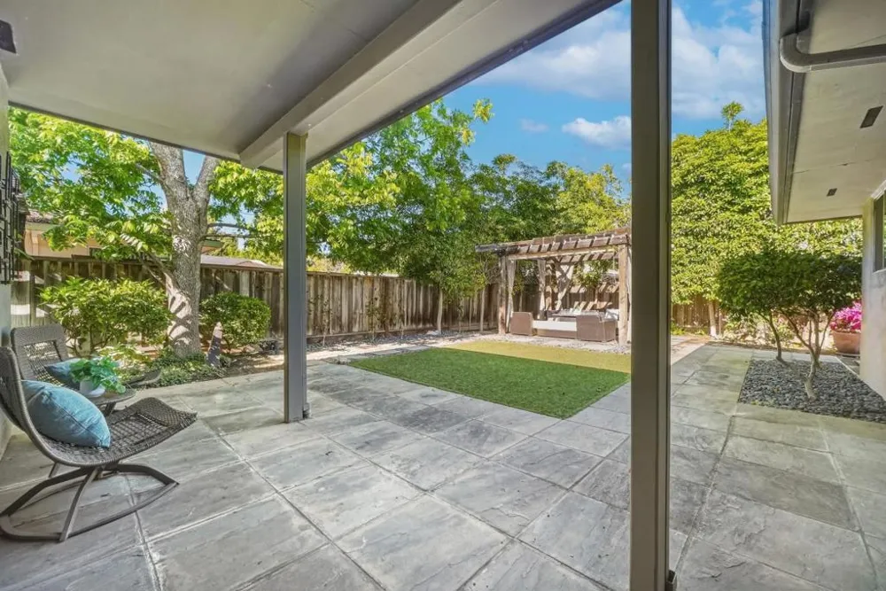 330 Hillview Drive Fremont, CA 94536