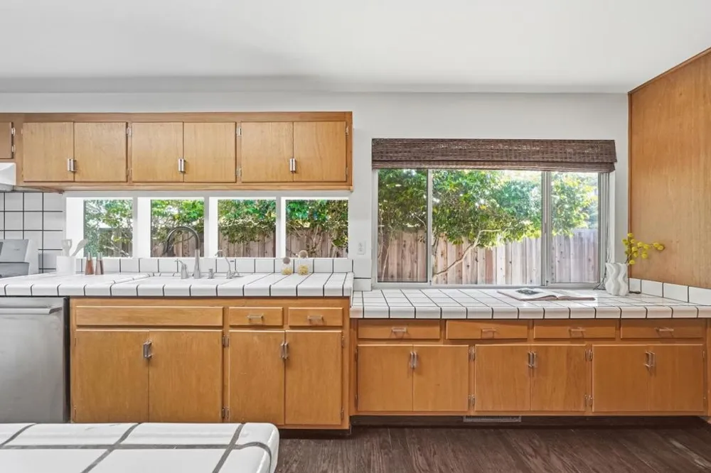 330 Hillview Drive Fremont, CA 94536
