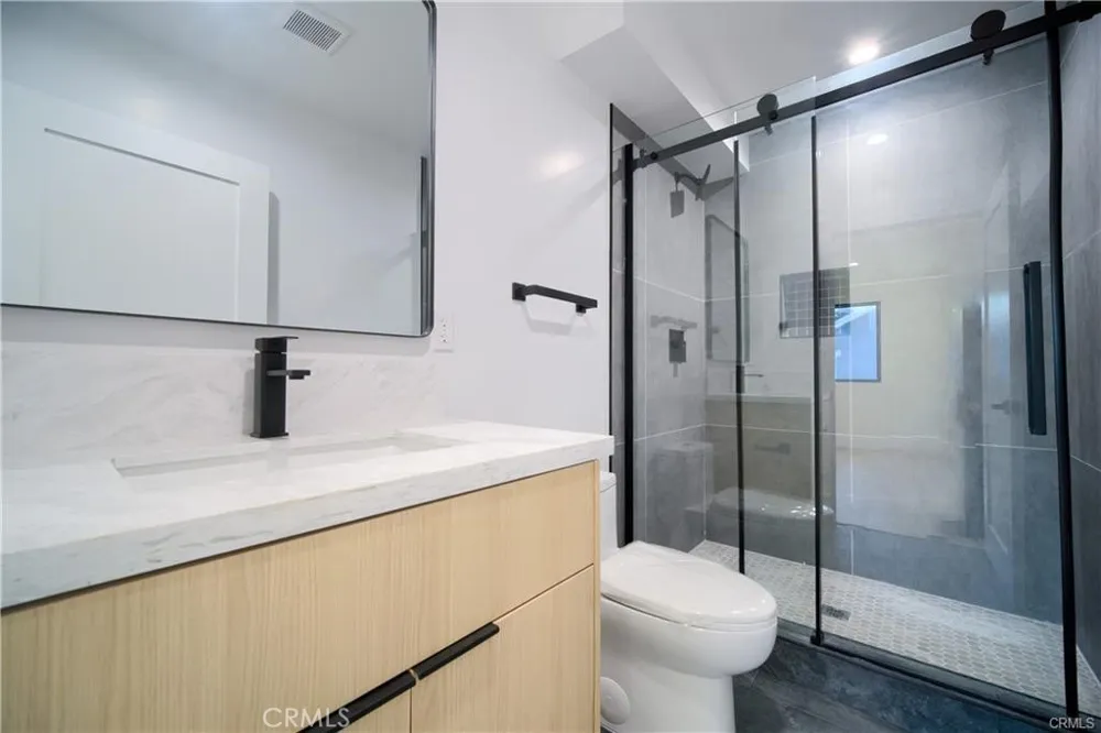 618 Mariposa Ave Avenue Los Angeles, CA 90004