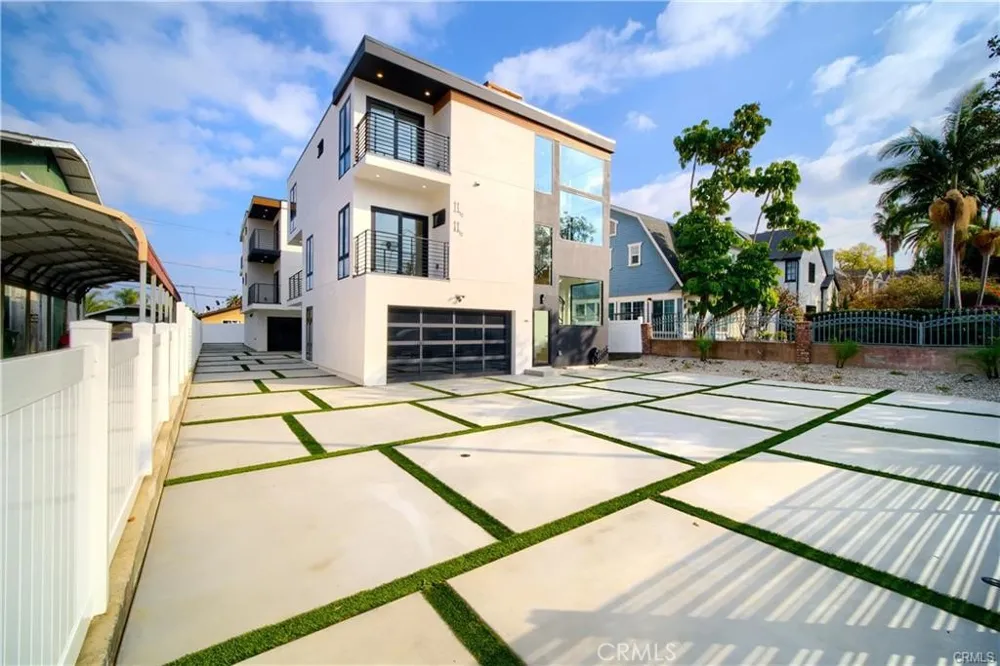618 Mariposa Ave Avenue Los Angeles, CA 90004