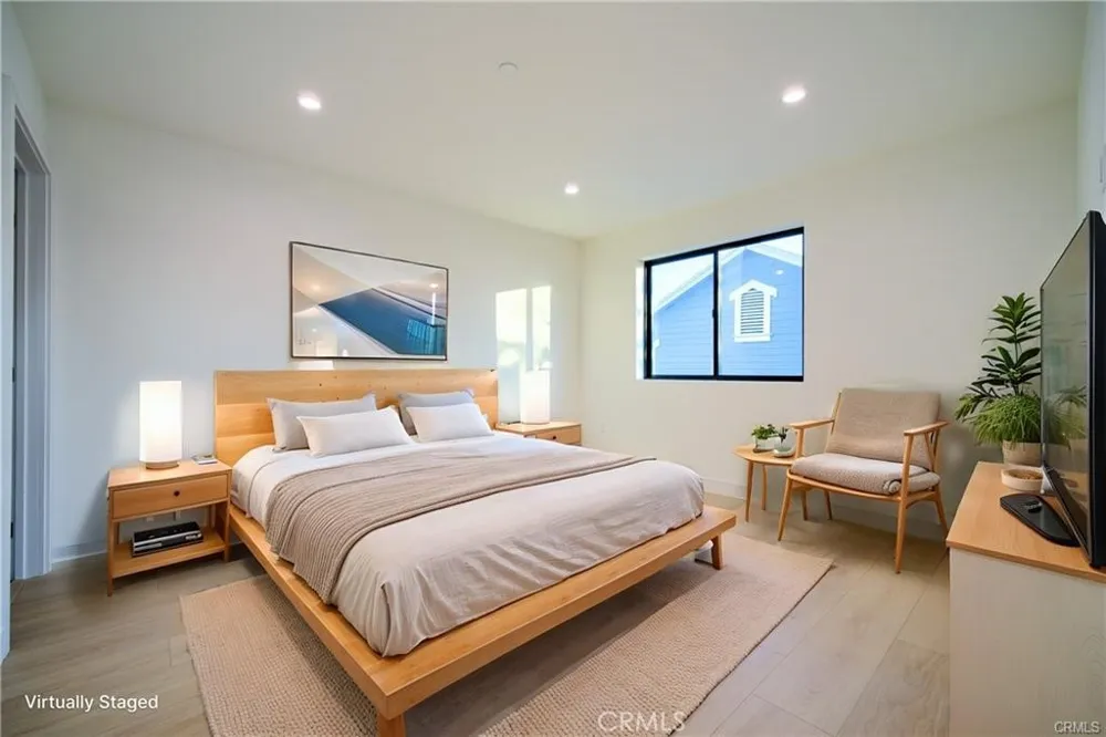 618 Mariposa Ave Avenue Los Angeles, CA 90004