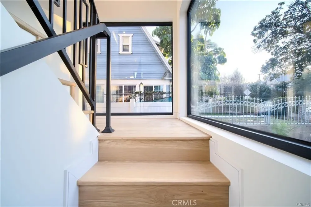 618 Mariposa Ave Avenue Los Angeles, CA 90004