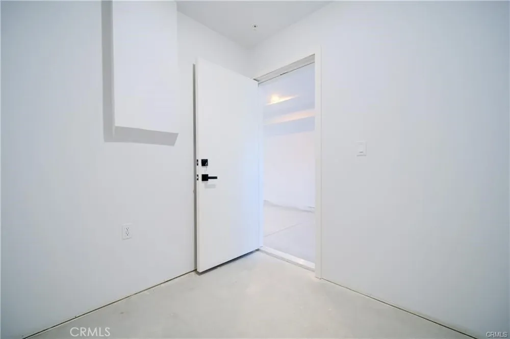 618 Mariposa Ave Avenue Los Angeles, CA 90004