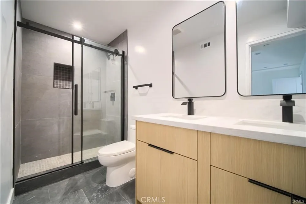 618 Mariposa Ave Avenue Los Angeles, CA 90004
