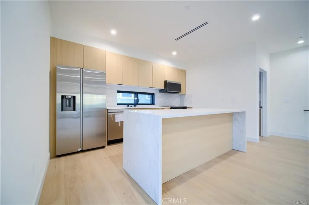 618 Mariposa Ave Avenue Los Angeles, CA 90004