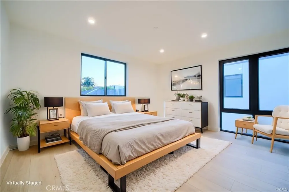 618 Mariposa Ave Avenue Los Angeles, CA 90004
