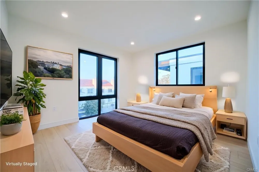 618 Mariposa Ave Avenue Los Angeles, CA 90004