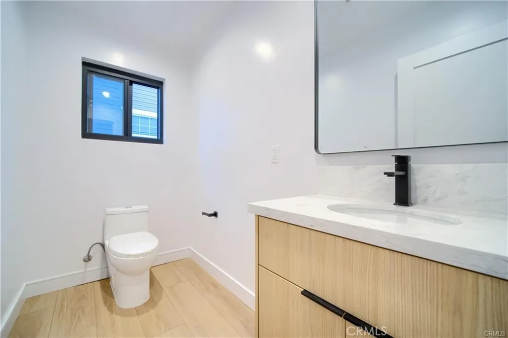 618 Mariposa Ave Avenue Los Angeles, CA 90004