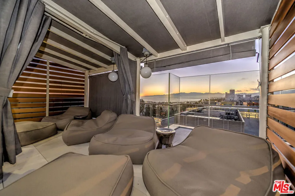 1755 Ocean Avenue #608 Santa Monica, CA 90401
