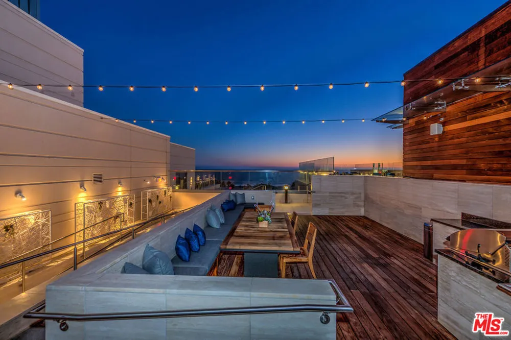 1755 Ocean Avenue #608 Santa Monica, CA 90401