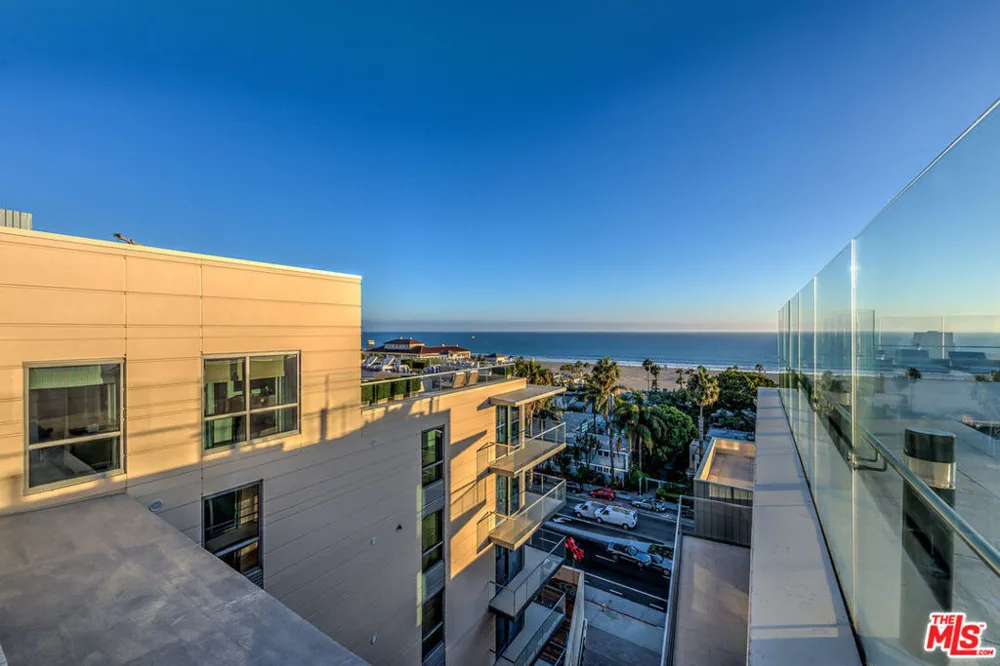 1755 Ocean Avenue #608 Santa Monica, CA 90401