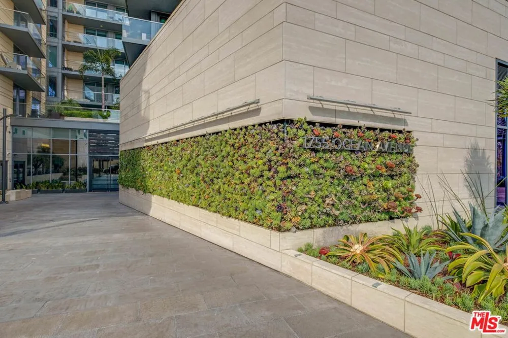 1755 Ocean Avenue #608 Santa Monica, CA 90401