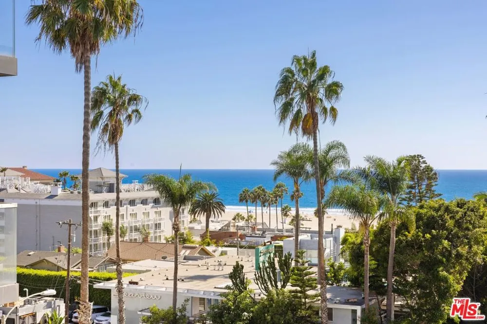 1755 Ocean Avenue #608 Santa Monica, CA 90401