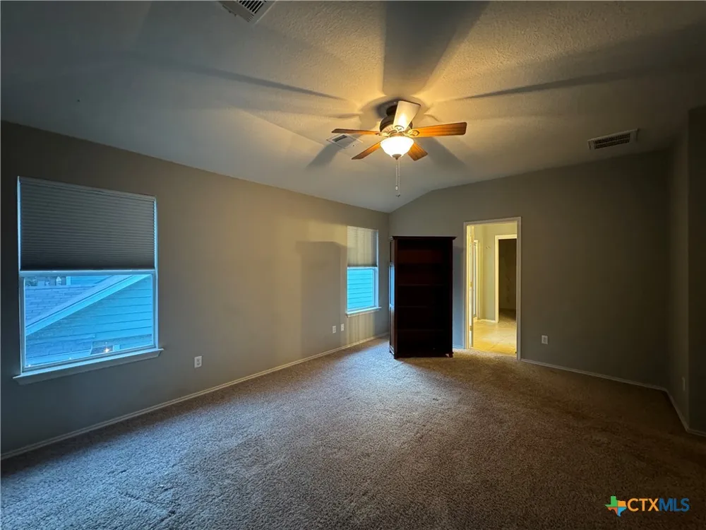 701 Sampson Kyle, TX 78640