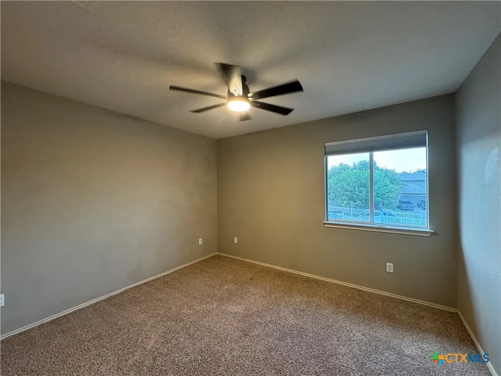701 Sampson Kyle, TX 78640