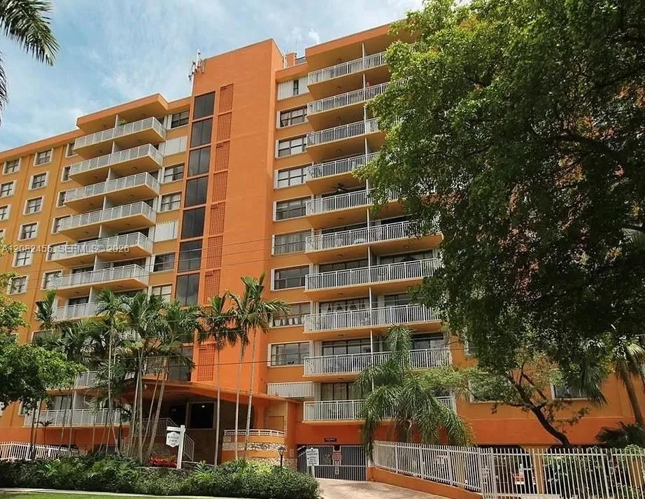 2450 NE 135th St #102 North Miami, FL 33181