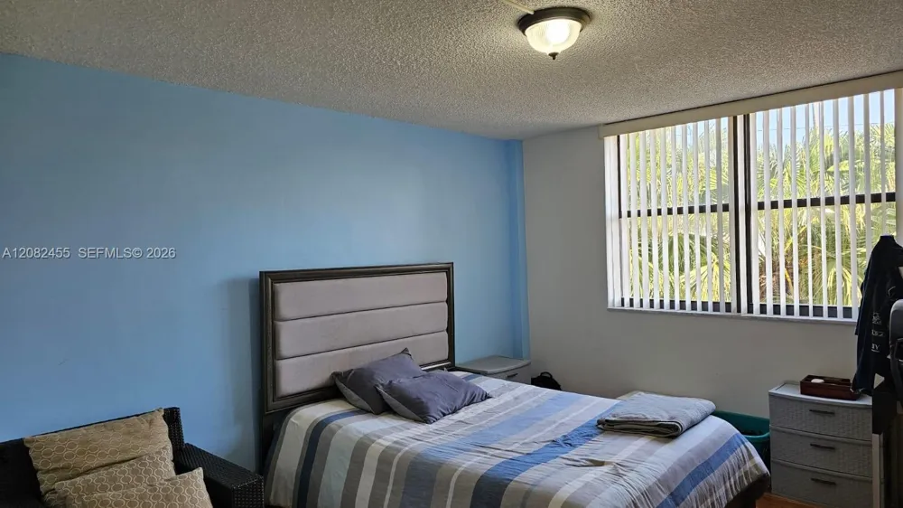 2450 NE 135th St #102 North Miami, FL 33181