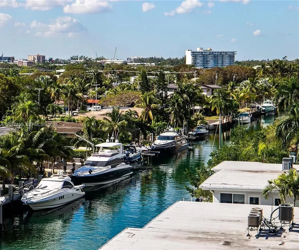 2450 NE 135th St #102 North Miami, FL 33181