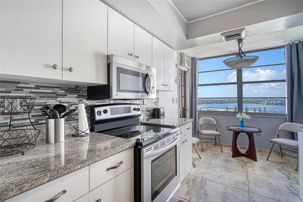 18021 Biscayne Blvd #1604 Aventura, FL 33160